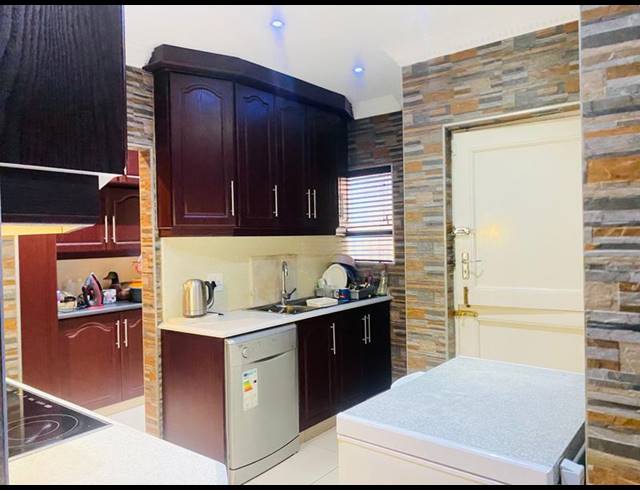 3 BEDROOM HOUSE FOR SALE IN ASHLEY